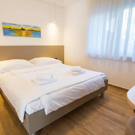 Life With Free Parking شقة *