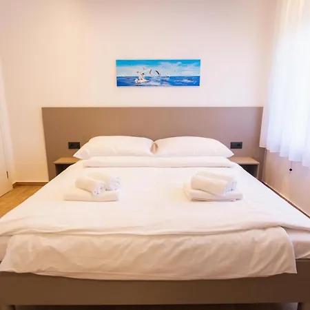 Life With Free Parking شقة *