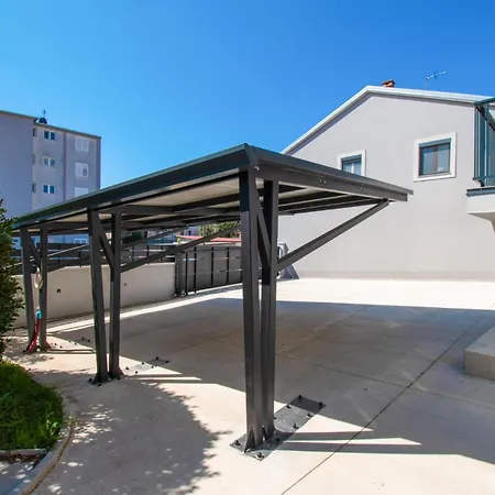 Life With Free Parking * بولا